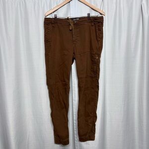 DU/ER Performance Jogger Pants Men's Size 34x29 Brown Slim Fit Tech Stretch